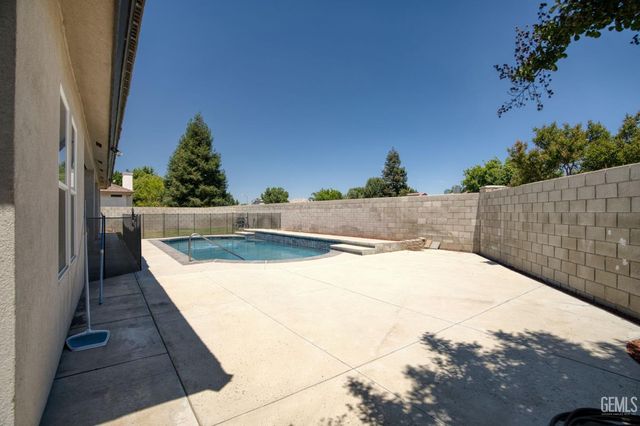 11502 Summit Point Court, Bakersfield, CA 93312