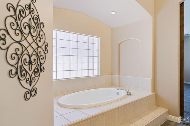 11502 Summit Point Court, Bakersfield, CA 93312
