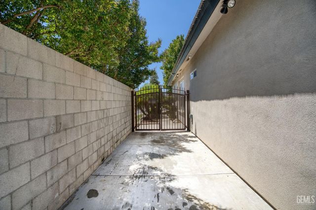 11502 Summit Point Court, Bakersfield, CA 93312