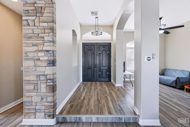 11502 Summit Point Court, Bakersfield, CA 93312