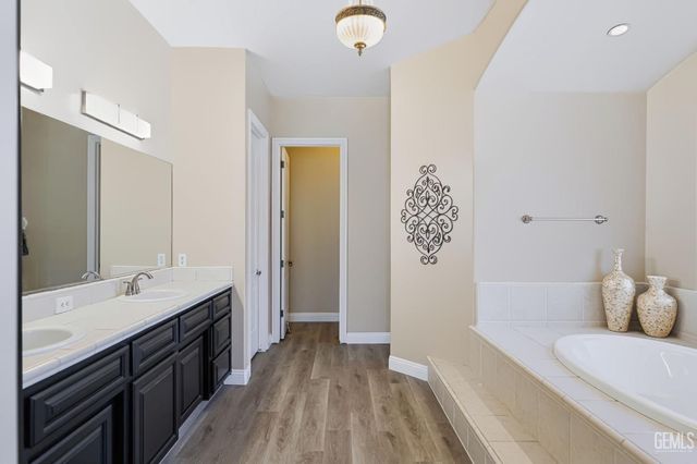 11502 Summit Point Court, Bakersfield, CA 93312