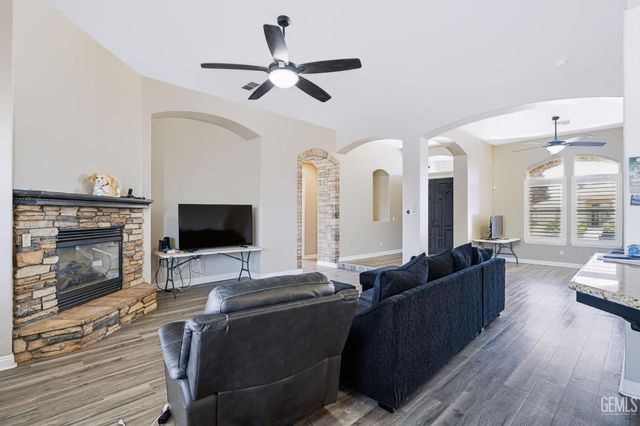 11502 Summit Point Court, Bakersfield, CA 93312