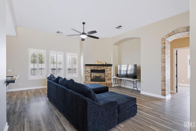 11502 Summit Point Court, Bakersfield, CA 93312
