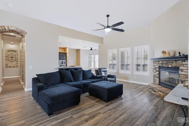 11502 Summit Point Court, Bakersfield, CA 93312