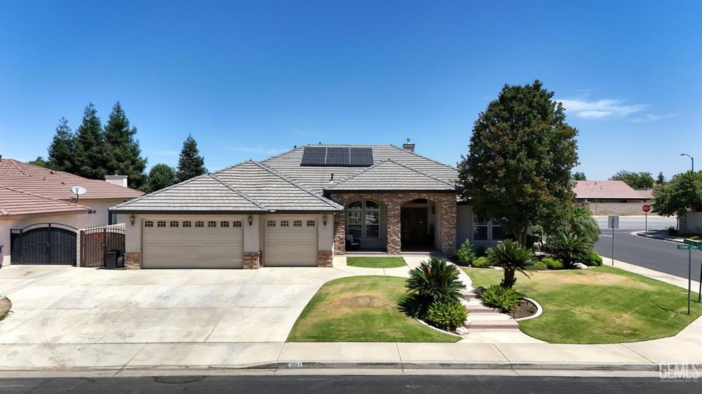 11502 Summit Point Court, Bakersfield, CA 93312