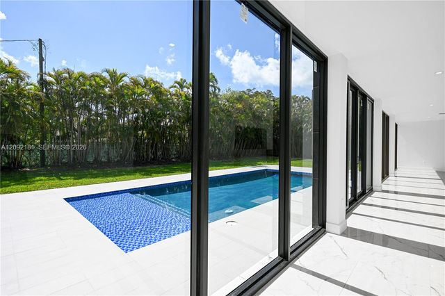 9505 SW 67th Avenue, Pinecrest, FL 33156