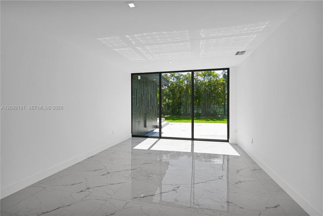 9505 SW 67th Avenue, Pinecrest, FL 33156