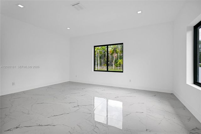 9505 SW 67th Avenue, Pinecrest, FL 33156