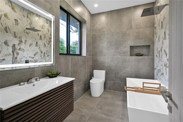 9505 SW 67th Avenue, Pinecrest, FL 33156