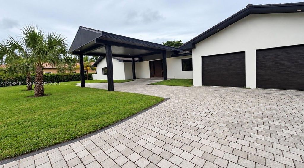 9505 SW 67th Avenue, Pinecrest, FL 33156