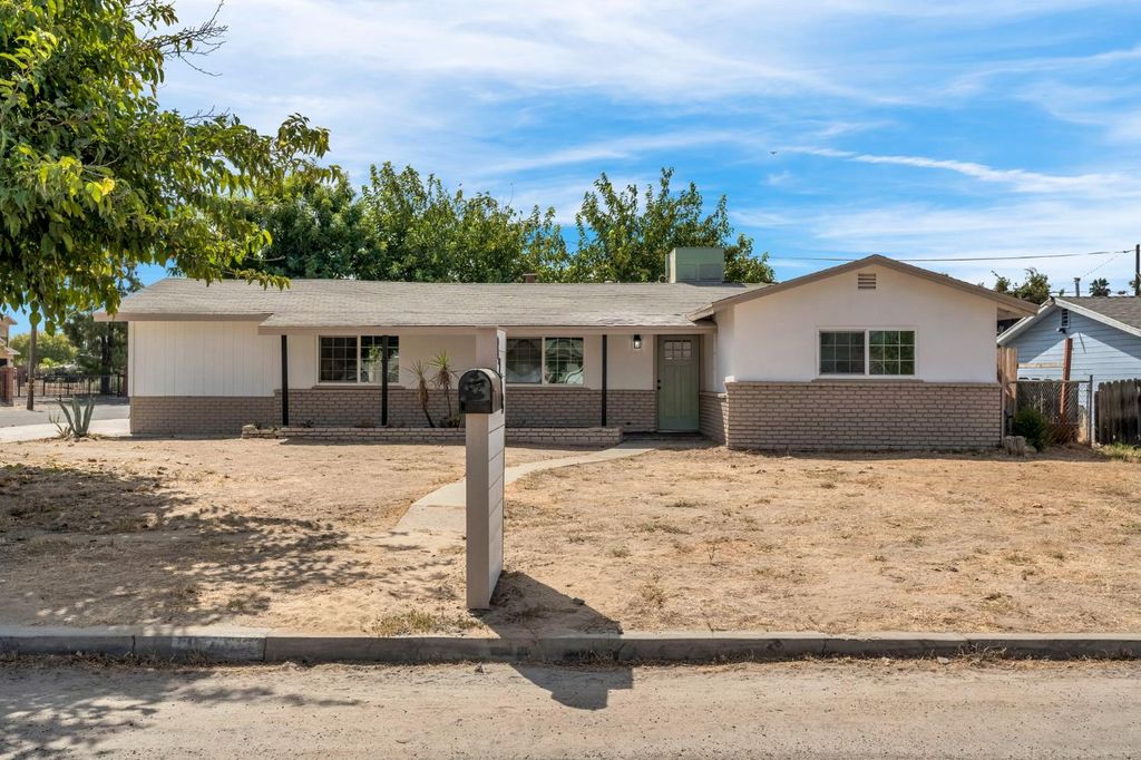 Image 1 of property listing at 8753 E Ostler Street, Selma, CA 93662