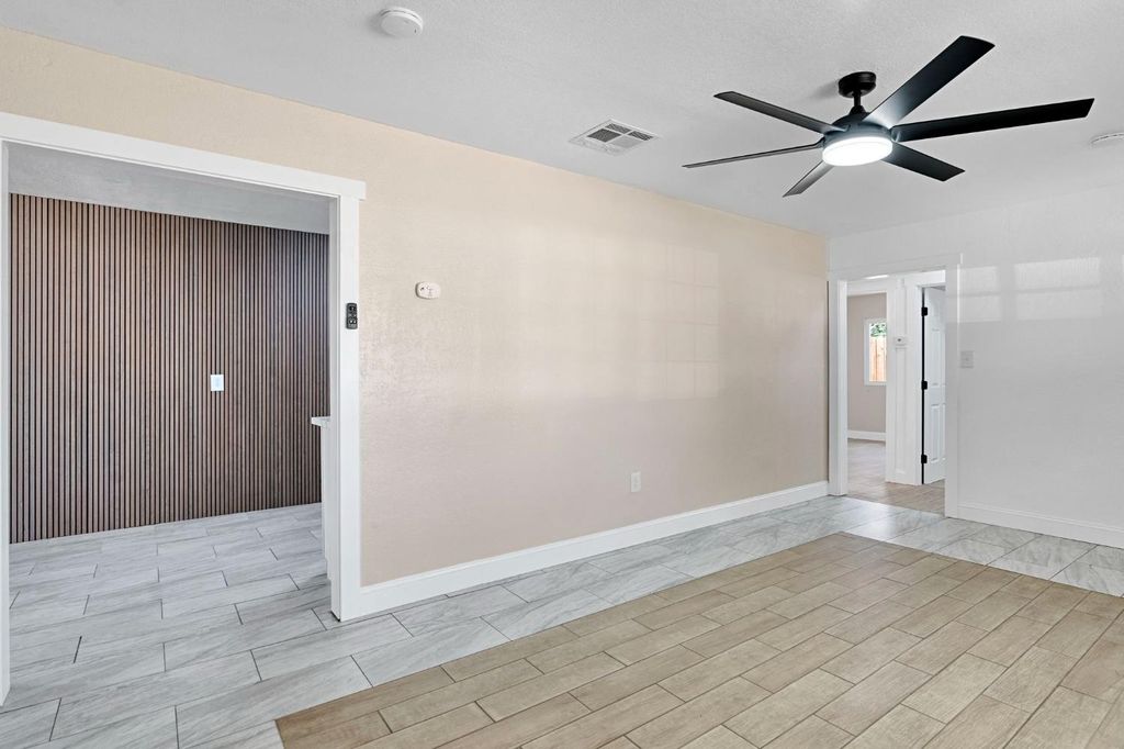 Image 12 of property listing at 8753 E Ostler Street, Selma, CA 93662