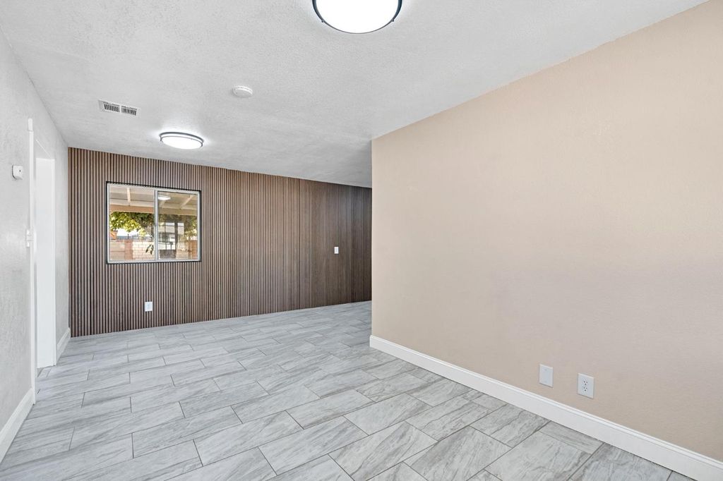 Image 17 of property listing at 8753 E Ostler Street, Selma, CA 93662