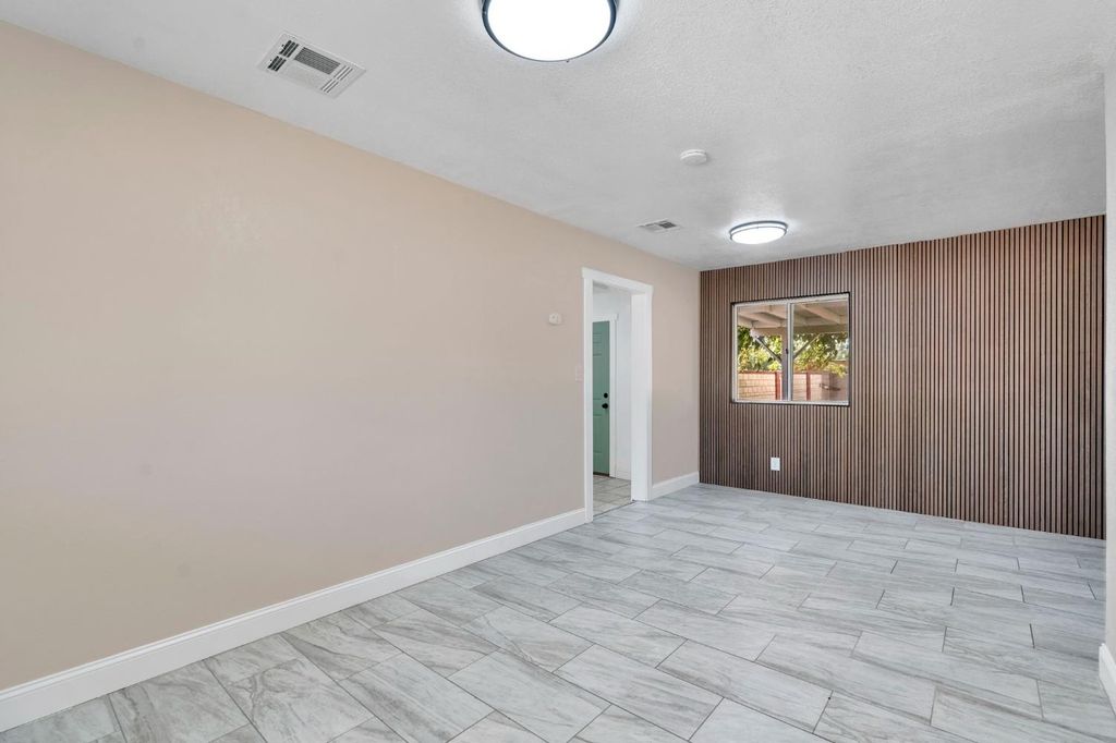 Image 18 of property listing at 8753 E Ostler Street, Selma, CA 93662