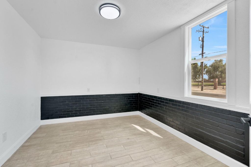 Image 23 of property listing at 8753 E Ostler Street, Selma, CA 93662