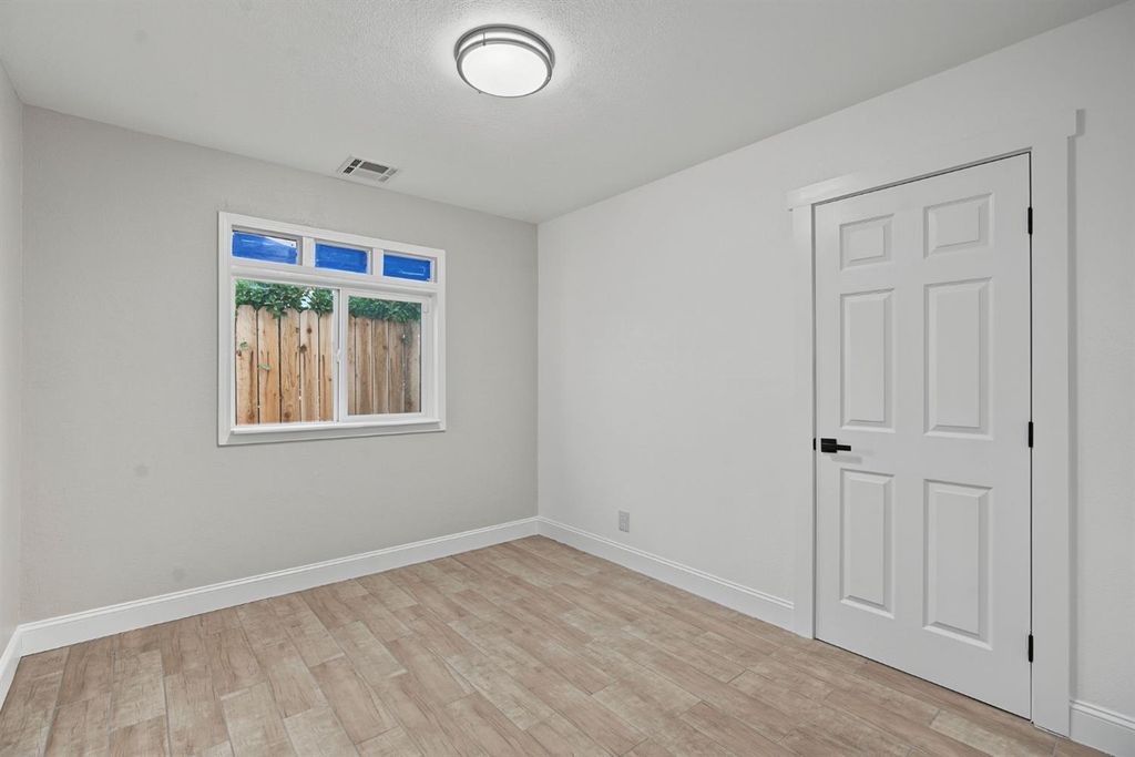 Image 28 of property listing at 8753 E Ostler Street, Selma, CA 93662