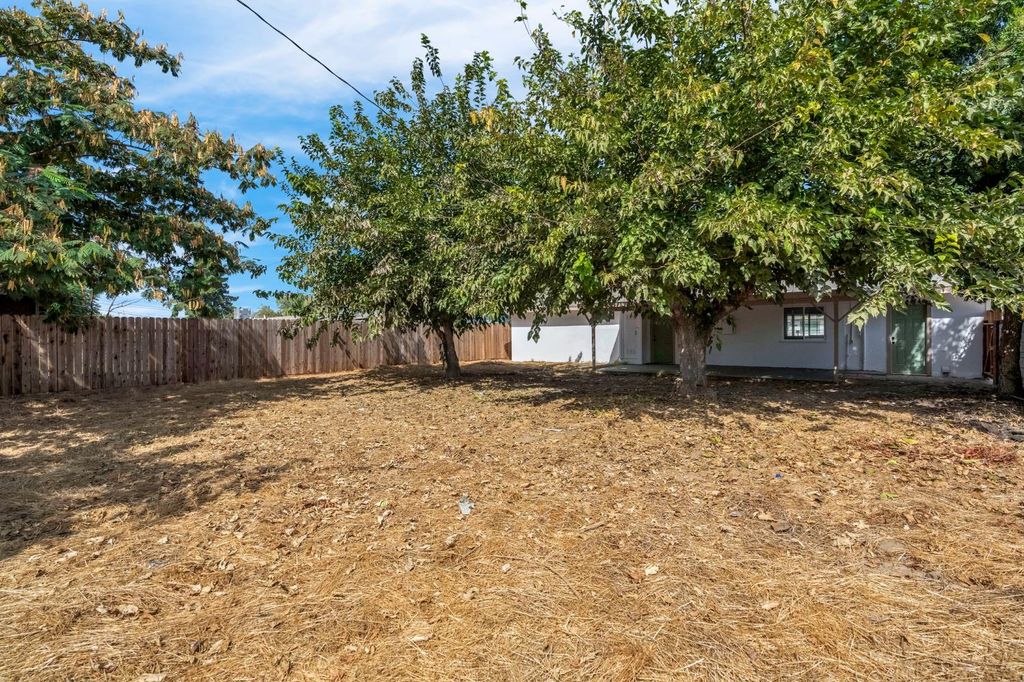 Image 34 of property listing at 8753 E Ostler Street, Selma, CA 93662