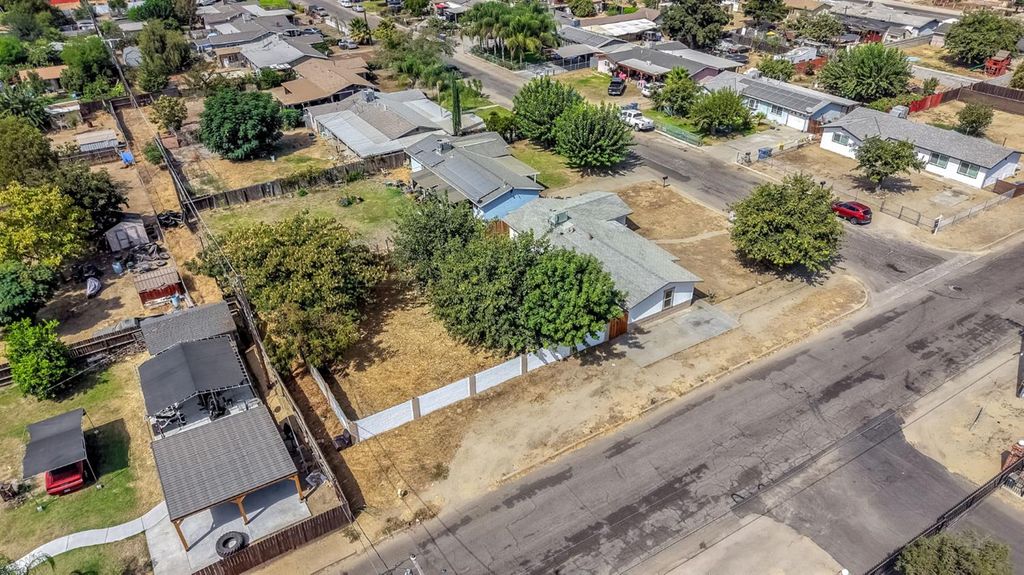 Image 37 of property listing at 8753 E Ostler Street, Selma, CA 93662