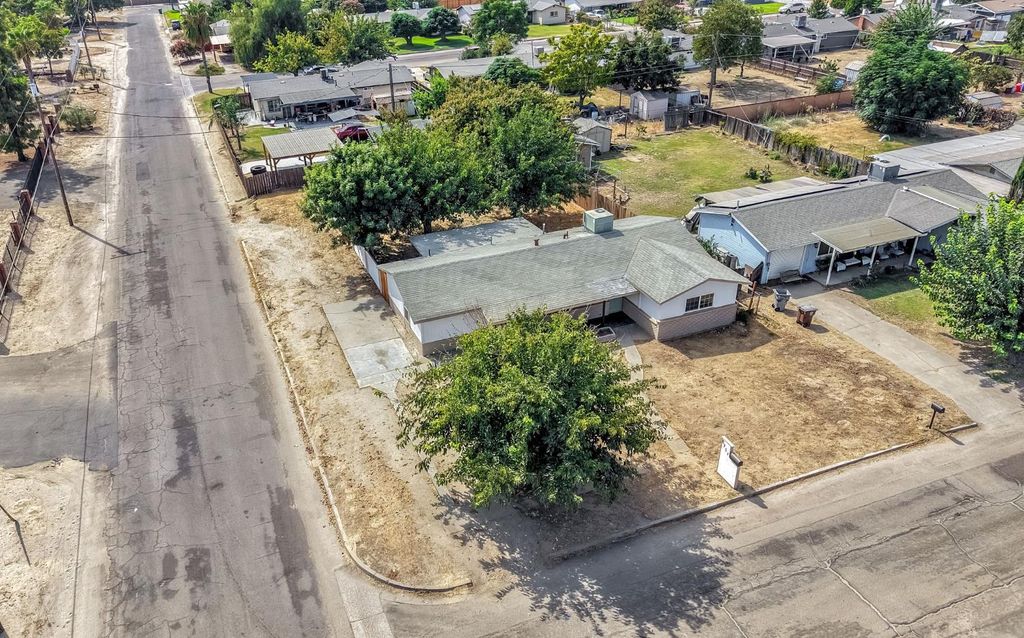 Image 38 of property listing at 8753 E Ostler Street, Selma, CA 93662