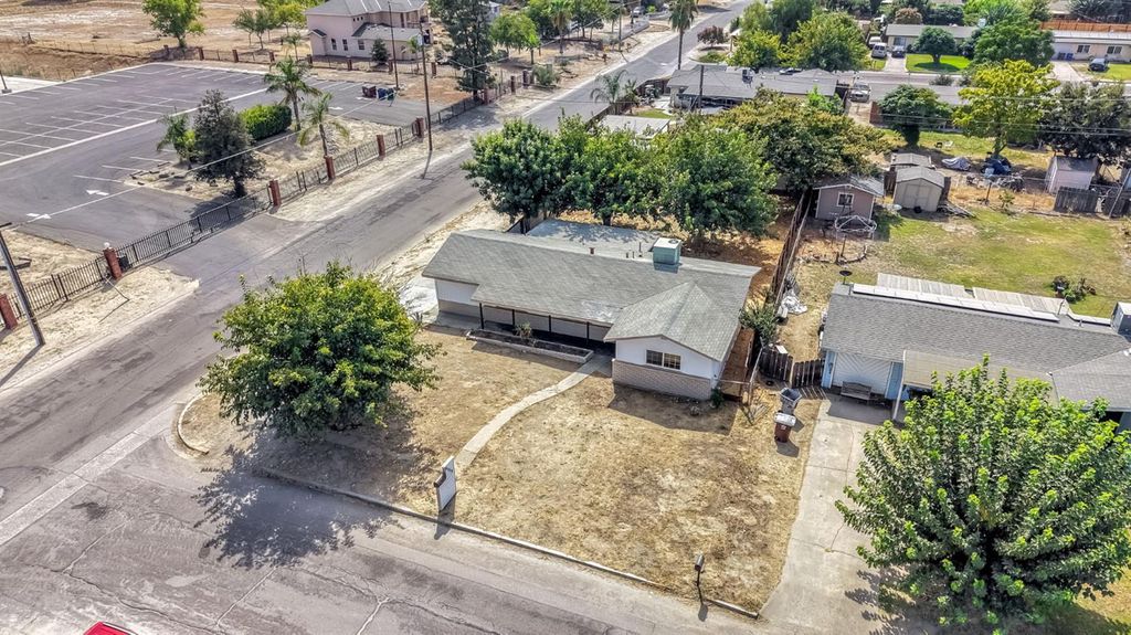Image 40 of property listing at 8753 E Ostler Street, Selma, CA 93662