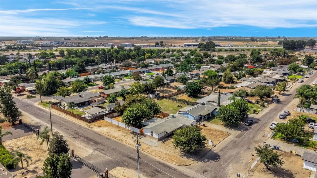 Image 43 of property listing at 8753 E Ostler Street, Selma, CA 93662