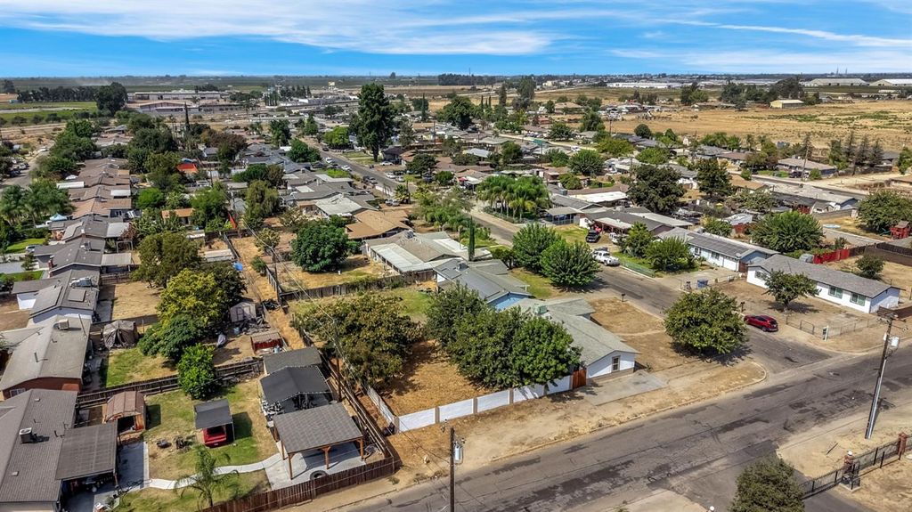Image 44 of property listing at 8753 E Ostler Street, Selma, CA 93662