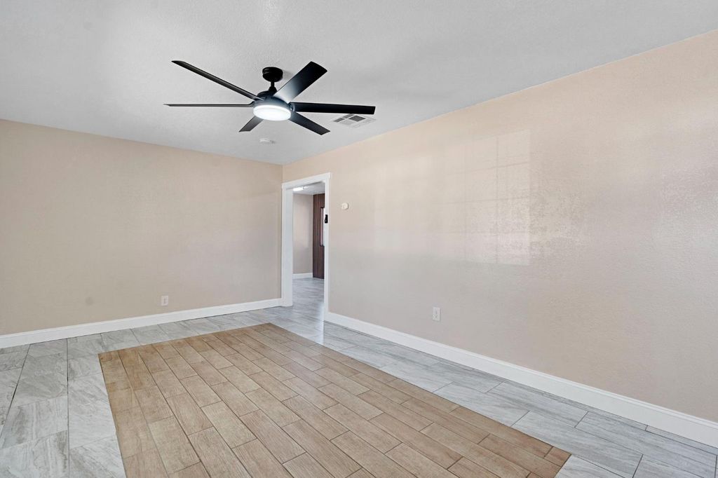 Image 9 of property listing at 8753 E Ostler Street, Selma, CA 93662