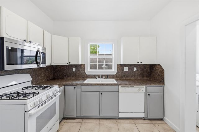 2218 Arbor Street B, Houston, TX 77004