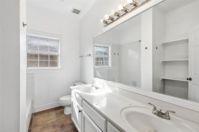 2218 Arbor Street B, Houston, TX 77004