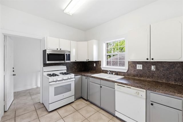 2218 Arbor Street B, Houston, TX 77004