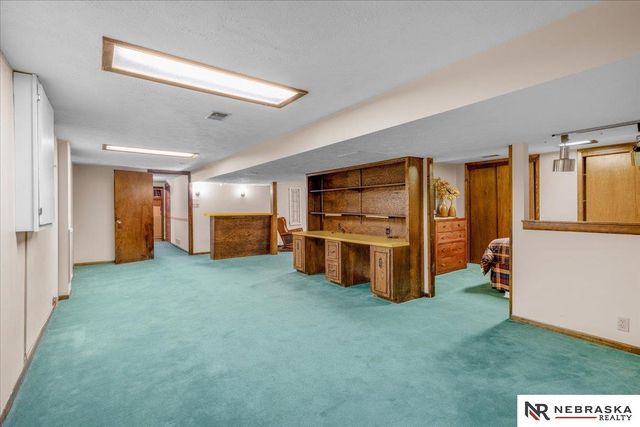 20711 Flavin Street, Omaha, NE 68022