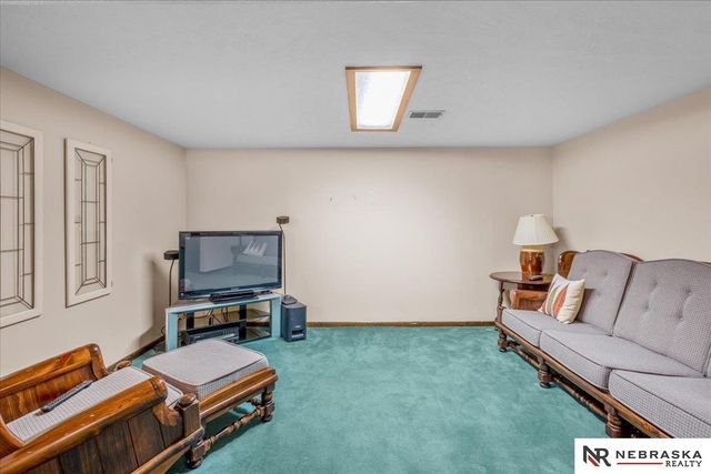 20711 Flavin Street, Omaha, NE 68022
