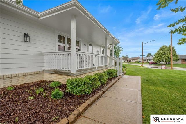 20711 Flavin Street, Omaha, NE 68022