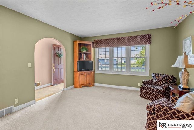 20711 Flavin Street, Omaha, NE 68022