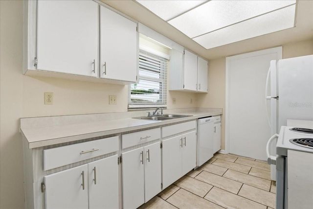 425 S RAMONA AVE, Lake Alfred, FL 33850