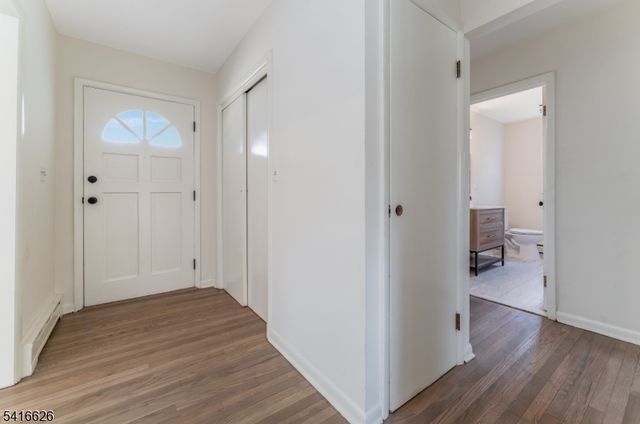 49 Valley Rd, Hampton Boro, NJ 08827