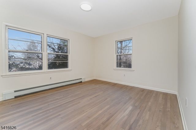 49 Valley Rd, Hampton Boro, NJ 08827