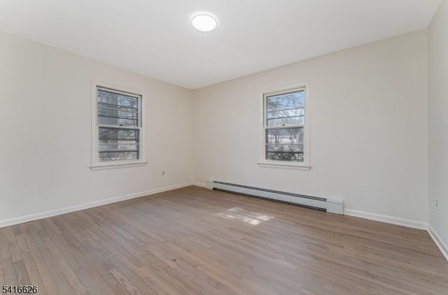 49 Valley Rd, Hampton Boro, NJ 08827