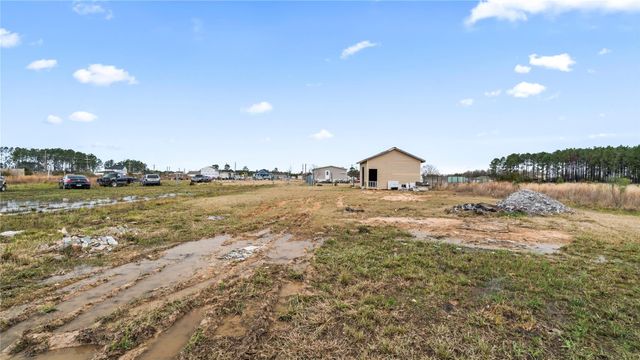 68 County Road 5119, Cleveland, TX 77327
