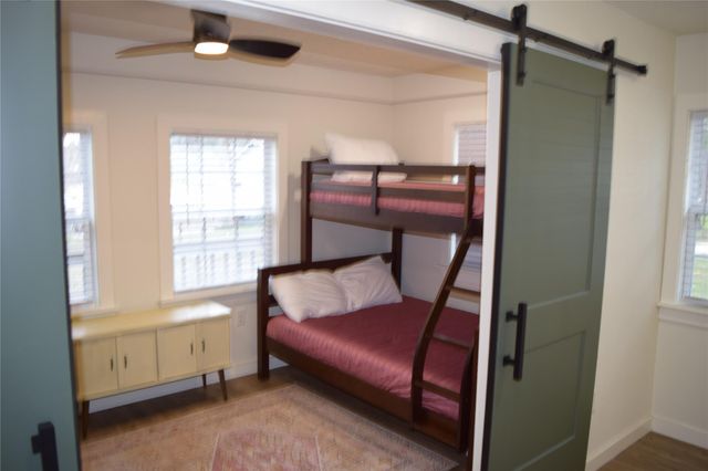 237 Shawnee Drive, Onalaska, TX 77360