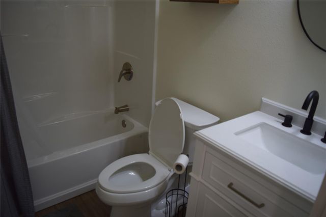 237 Shawnee Drive, Onalaska, TX 77360