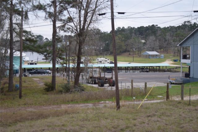 237 Shawnee Drive, Onalaska, TX 77360