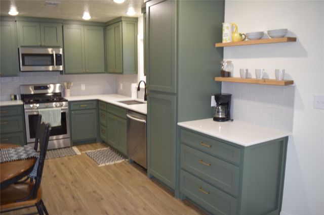 237 Shawnee Drive, Onalaska, TX 77360