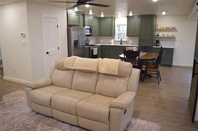 237 Shawnee Drive, Onalaska, TX 77360