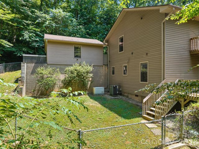 323 Burrell Mountain Road, Brevard, NC 28712
