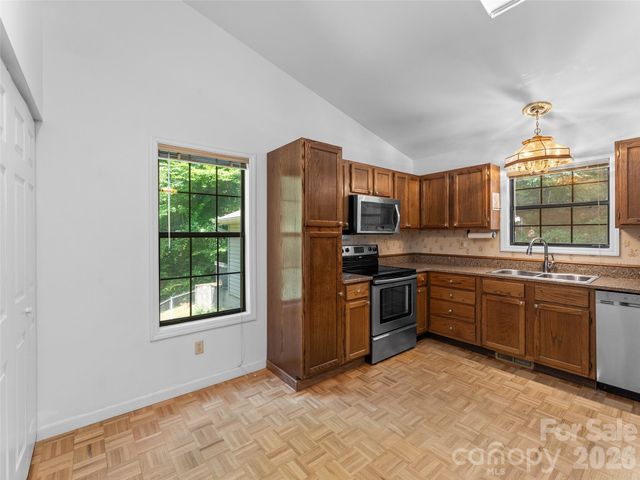 323 Burrell Mountain Road, Brevard, NC 28712