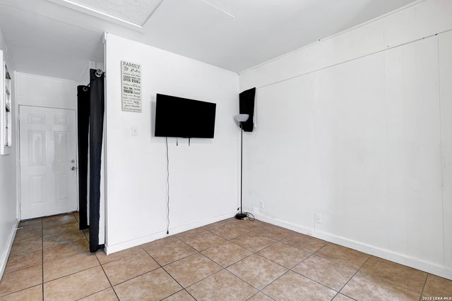 538 GOLDEN CROWN DR, San Antonio, TX 78223