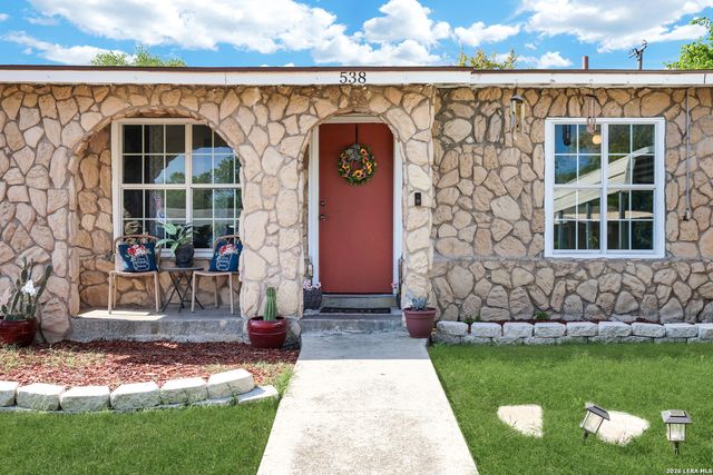 538 GOLDEN CROWN DR, San Antonio, TX 78223