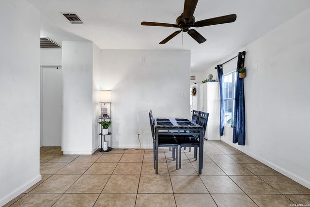 538 GOLDEN CROWN DR, San Antonio, TX 78223