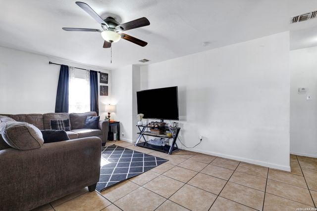 538 GOLDEN CROWN DR, San Antonio, TX 78223
